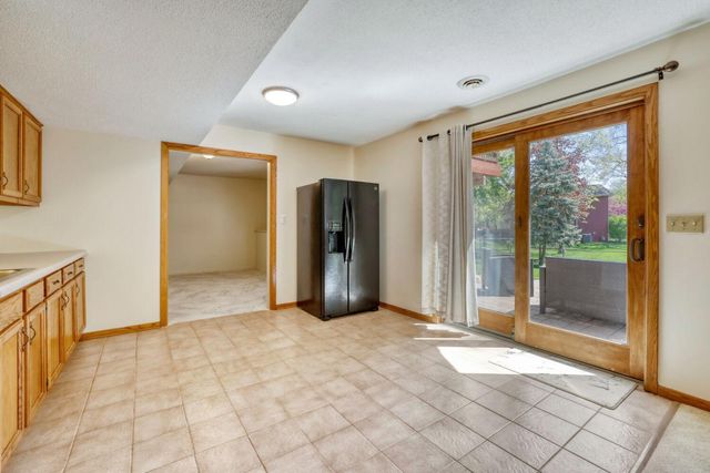 1412 Rushmore Crescent, Burnsville, MN 55306