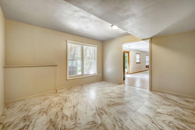 1412 Rushmore Crescent, Burnsville, MN 55306