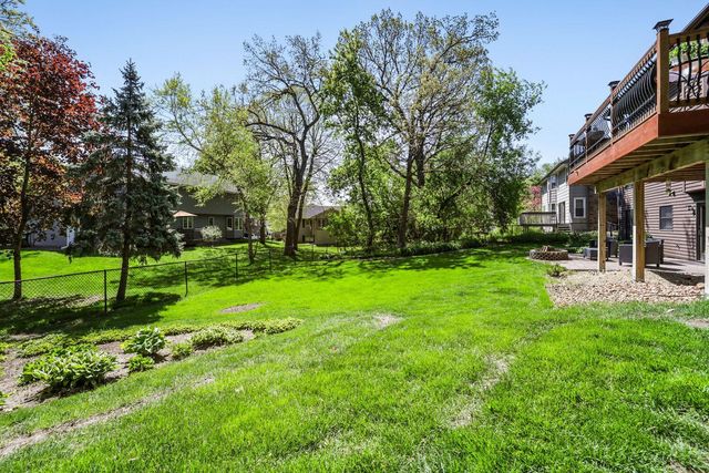1412 Rushmore Crescent, Burnsville, MN 55306
