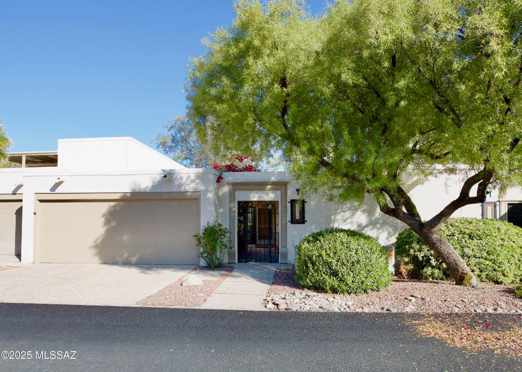 6819 E Dorado Court, Tucson, AZ 85715