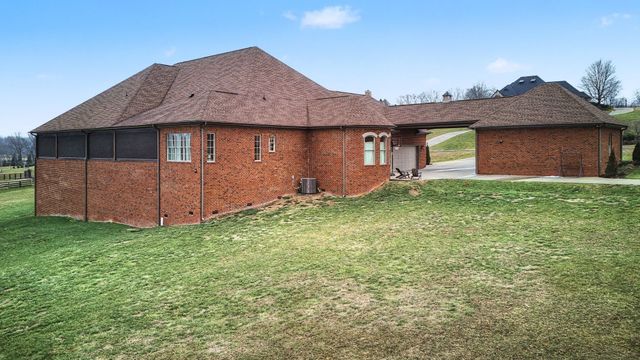 7100 Marsh Hawk Ct, Arrington, TN 37014
