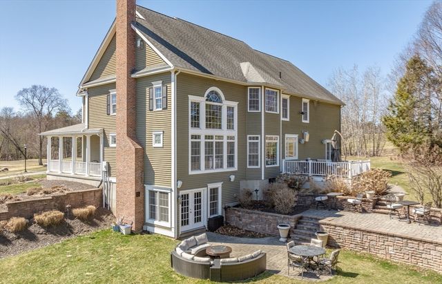 2 Gableview Lane, Southwick, MA 01077