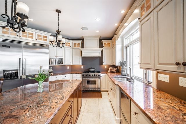 2 Gableview Lane, Southwick, MA 01077