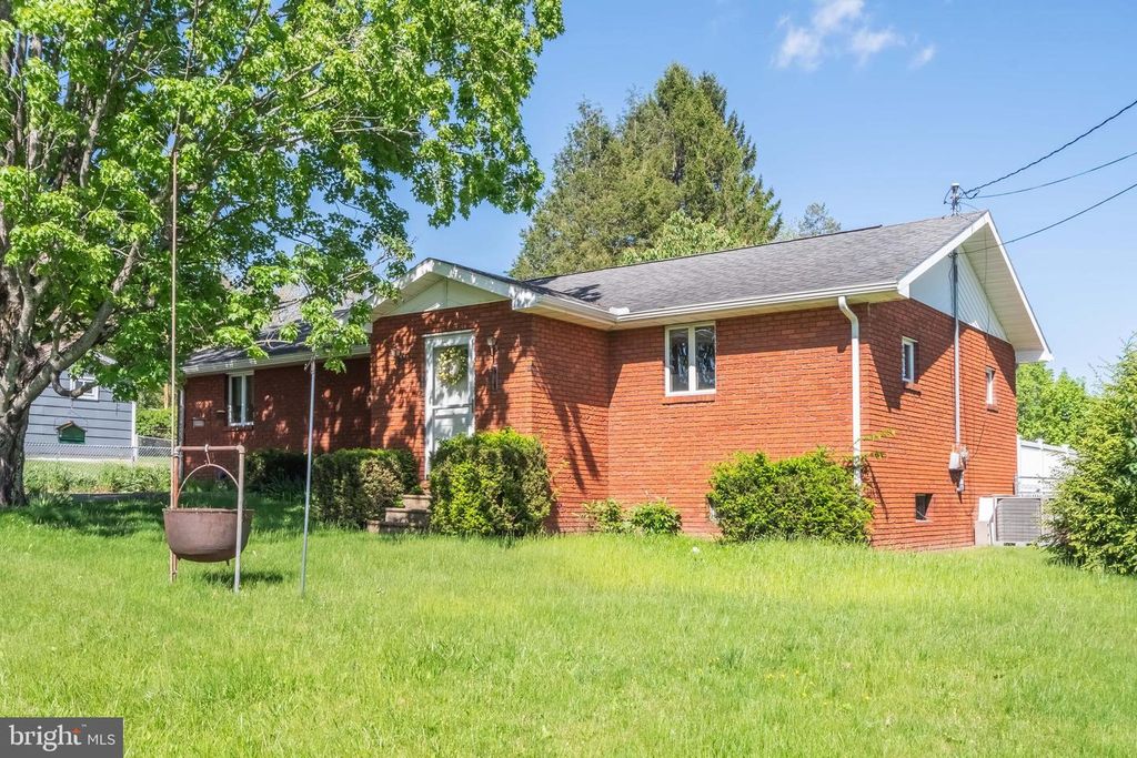 315 COOLIDGE AVE, Oakland, MD 21550