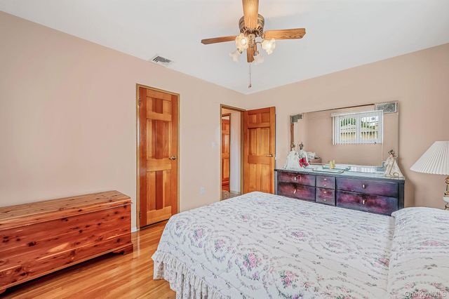 21 Page Drive, Hicksville, NY 11801