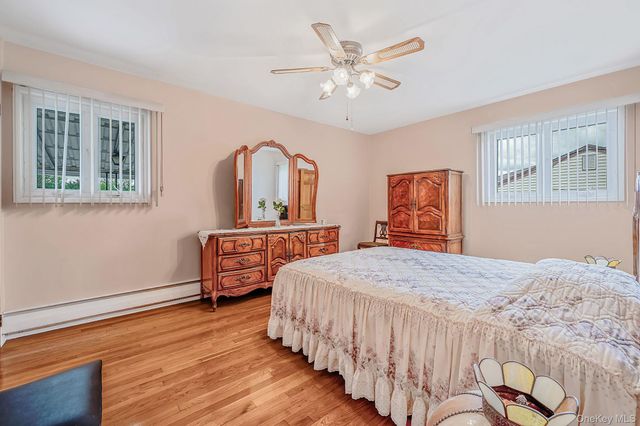 21 Page Drive, Hicksville, NY 11801