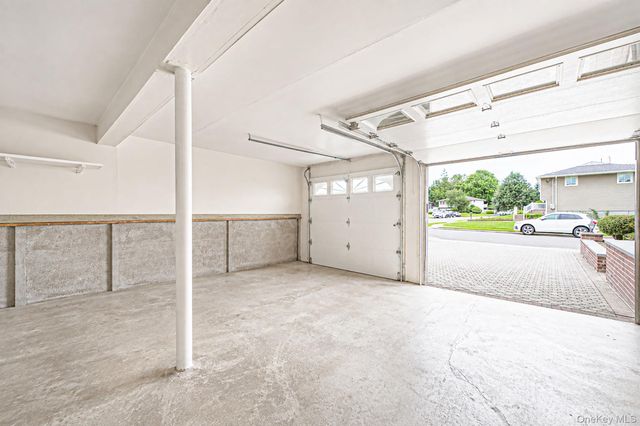 21 Page Drive, Hicksville, NY 11801