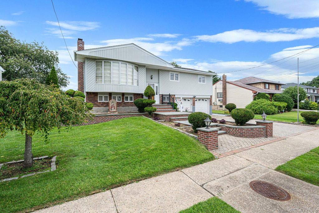 21 Page Drive, Hicksville, NY 11801 — photo 3