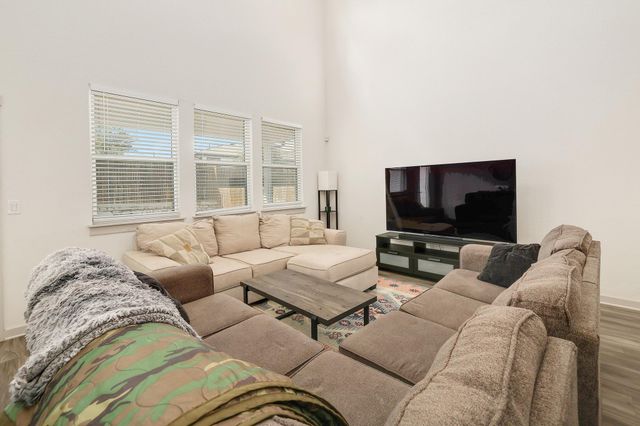 14008 Zuhause DR, Pflugerville, TX 78660