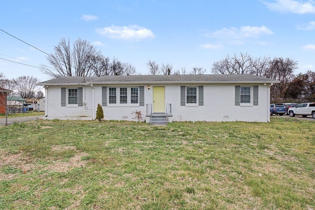 407 Sam Houston Dr, Lebanon, TN 37087