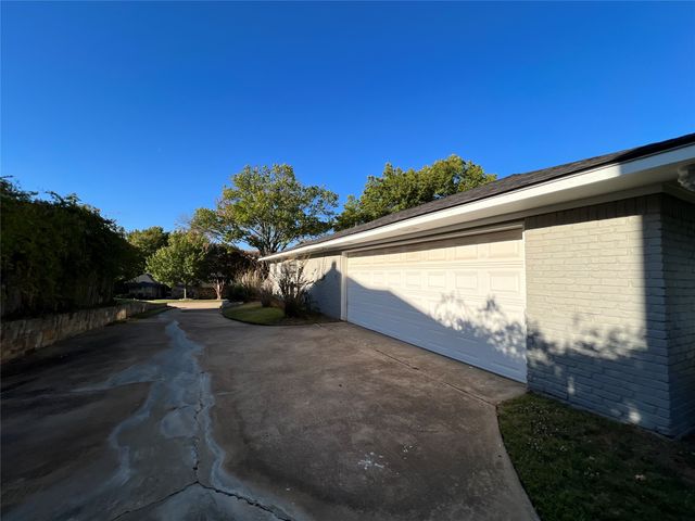 1108 Berkshire Court, Trophy Club, TX 76262
