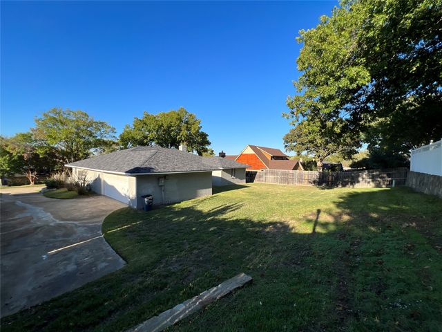 1108 Berkshire Court, Trophy Club, TX 76262