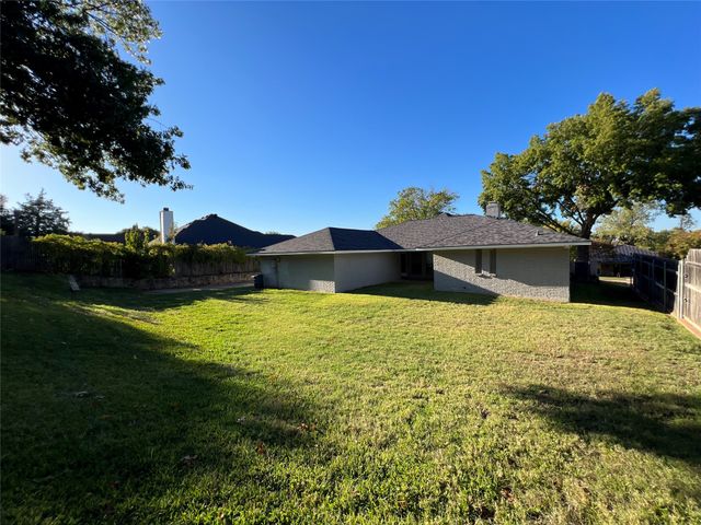 1108 Berkshire Court, Trophy Club, TX 76262