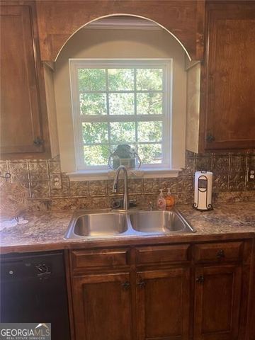 5482 Latham Manor Drive, Gainesville, GA 30506