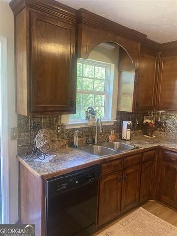 5482 Latham Manor Drive, Gainesville, GA 30506