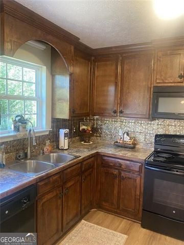 5482 Latham Manor Drive, Gainesville, GA 30506