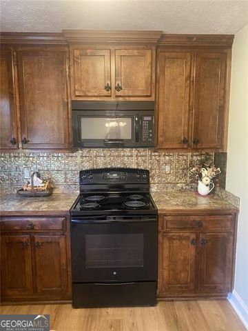 5482 Latham Manor Drive, Gainesville, GA 30506