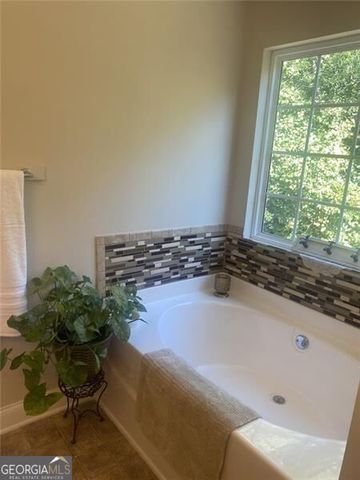 5482 Latham Manor Drive, Gainesville, GA 30506