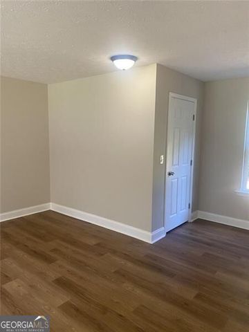 5482 Latham Manor Drive, Gainesville, GA 30506
