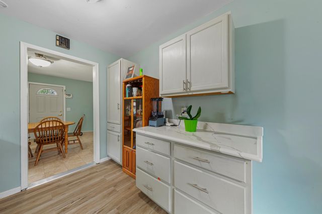 9043 13th Avenue S, Bloomington, MN 55425