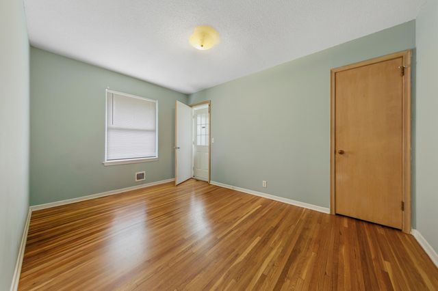 9043 13th Avenue S, Bloomington, MN 55425