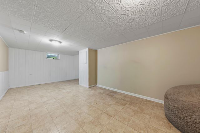 9043 13th Avenue S, Bloomington, MN 55425