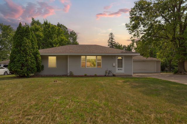 9043 13th Avenue S, Bloomington, MN 55425