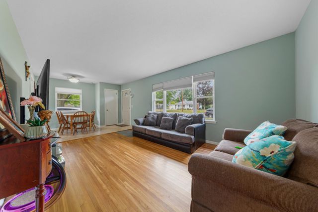 9043 13th Avenue S, Bloomington, MN 55425