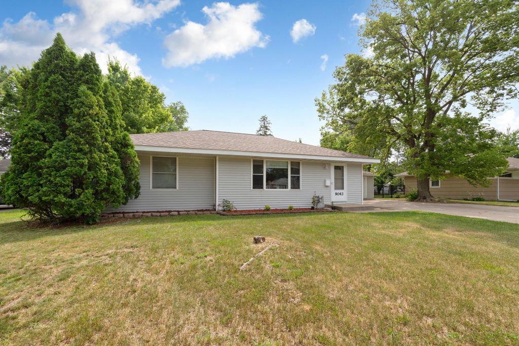 9043 13th Avenue S, Bloomington, MN 55425
