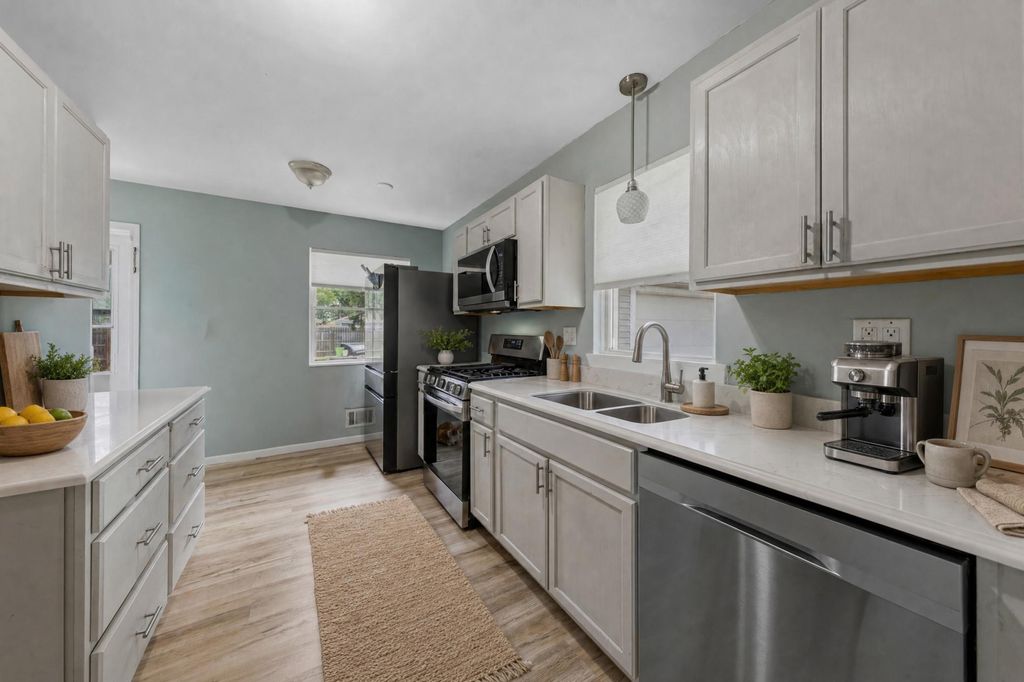 9043 13th Avenue S, Bloomington, MN 55425 — photo 4