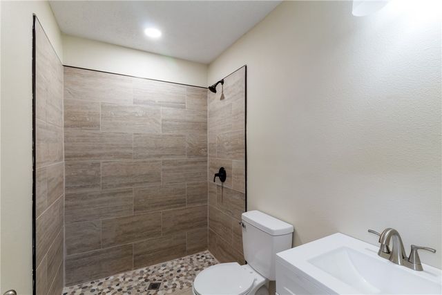 2411 Hardwood Drive, Bryan, TX 77803