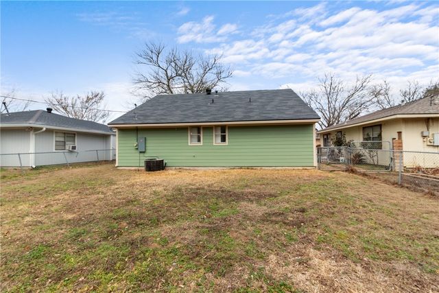 2411 Hardwood Drive, Bryan, TX 77803