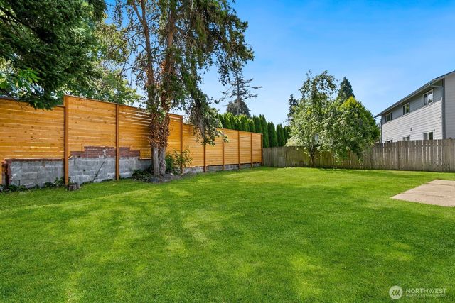25926 13th Place S, Des Moines, WA 98198
