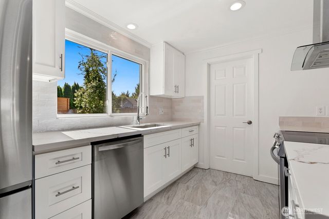 25926 13th Place S, Des Moines, WA 98198