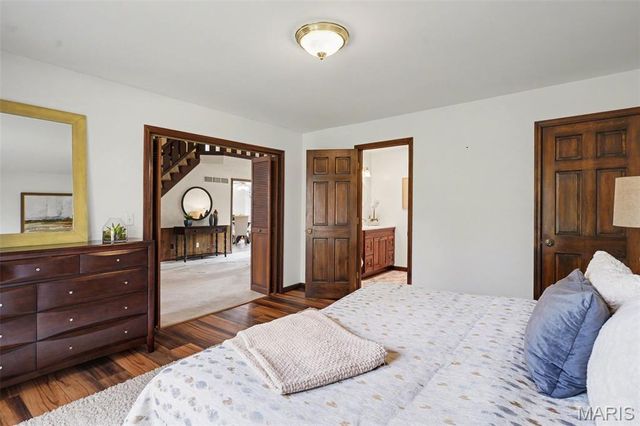 5022 Amber Place Drive, St Louis, MO 63128