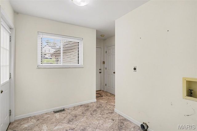 5022 Amber Place Drive, St Louis, MO 63128