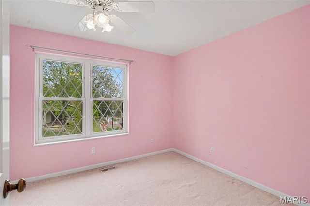 5022 Amber Place Drive, St Louis, MO 63128