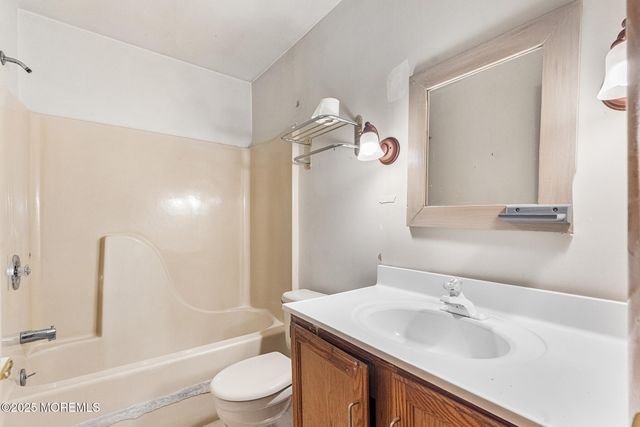 11 Tiller Drive, Waretown, NJ 08758