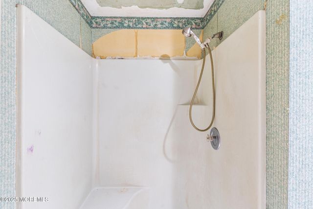 11 Tiller Drive, Waretown, NJ 08758