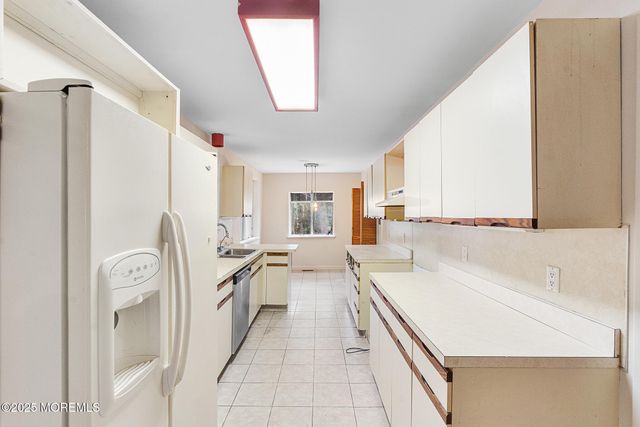 11 Tiller Drive, Waretown, NJ 08758