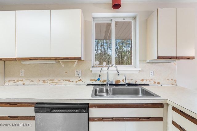 11 Tiller Drive, Waretown, NJ 08758