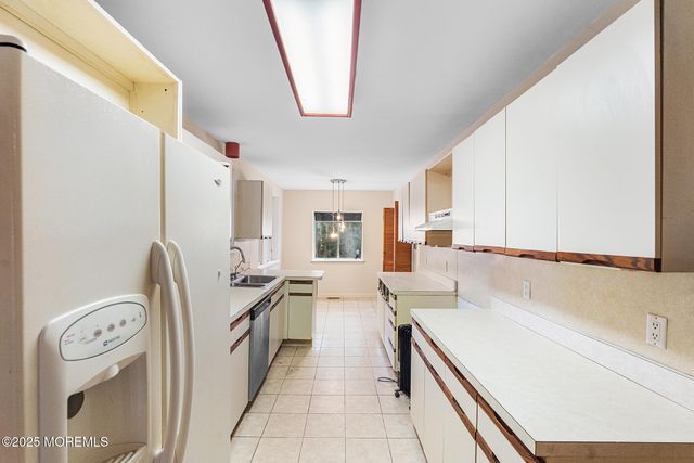 11 Tiller Drive, Waretown, NJ 08758