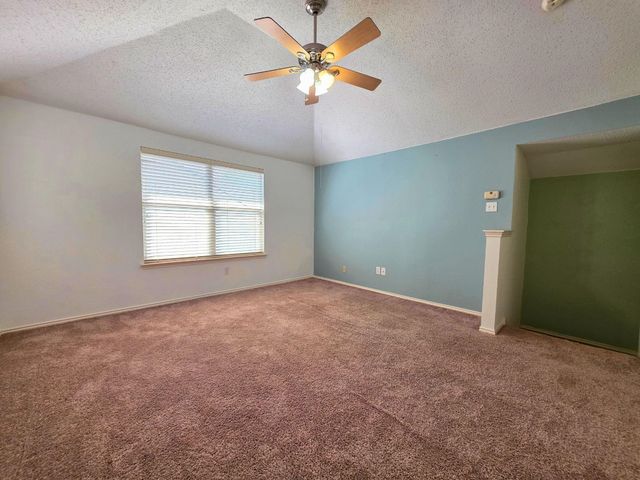 304 E Clover Park Drive, Fort Worth, TX 76140