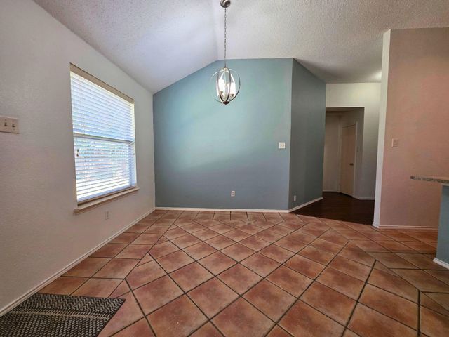 304 E Clover Park Drive, Fort Worth, TX 76140