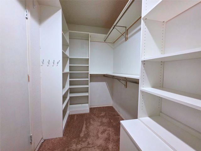 304 E Clover Park Drive, Fort Worth, TX 76140