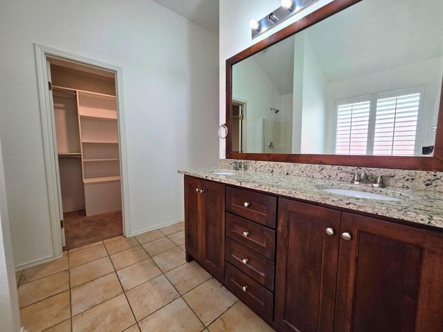 304 E Clover Park Drive, Fort Worth, TX 76140