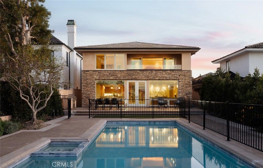 12 Harbor Island, Newport Beach, CA 92660 — photo 2