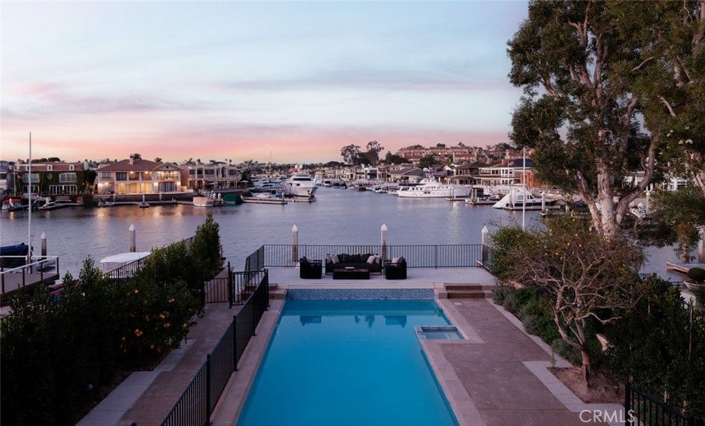 12 Harbor Island, Newport Beach, CA 92660 — photo 4