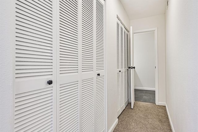 425 E Castle Harbour Drive, Friendswood, TX 77546