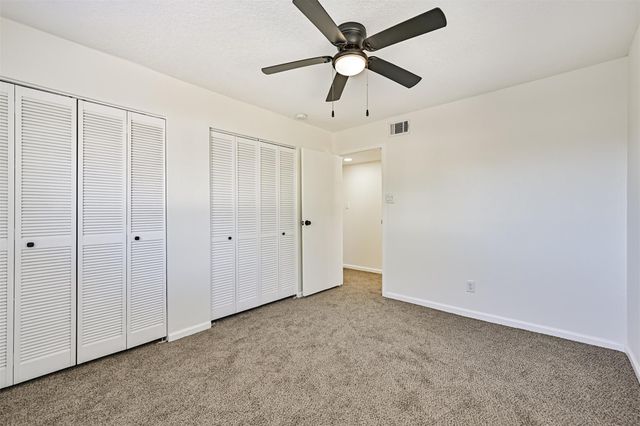 425 E Castle Harbour Drive, Friendswood, TX 77546